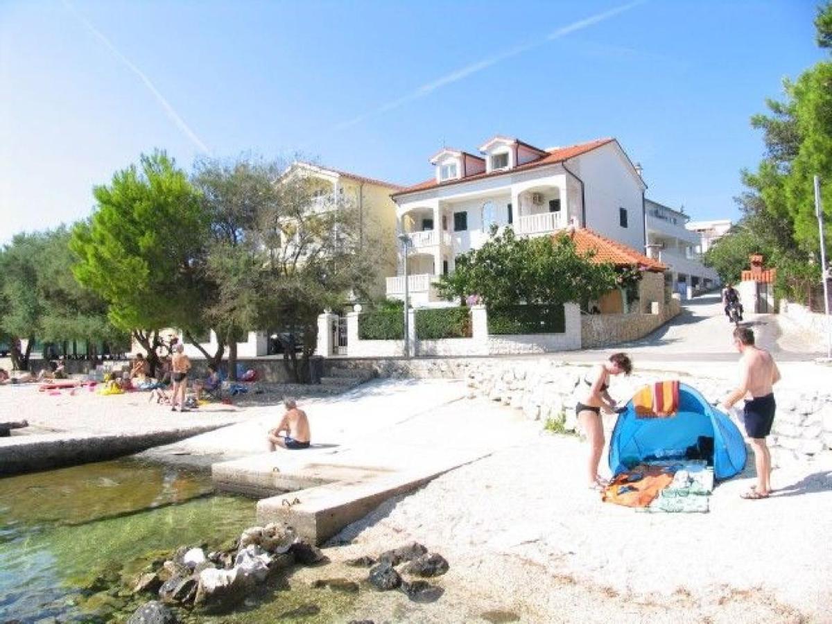 Podglavica Apartment Mujan מראה חיצוני תמונה