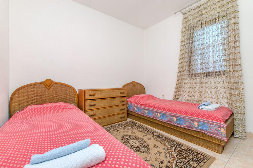 Podglavica Apartment Mujan מראה חיצוני תמונה