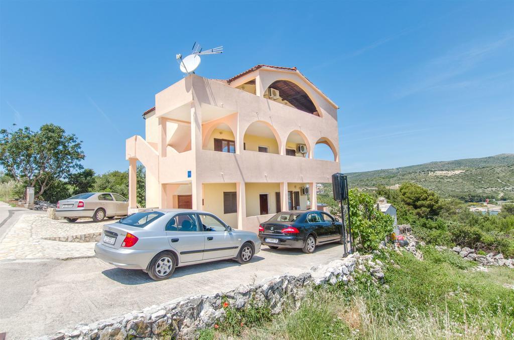 Podglavica Apartment Mujan מראה חיצוני תמונה
